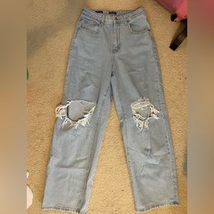 High-rise baggy jeans